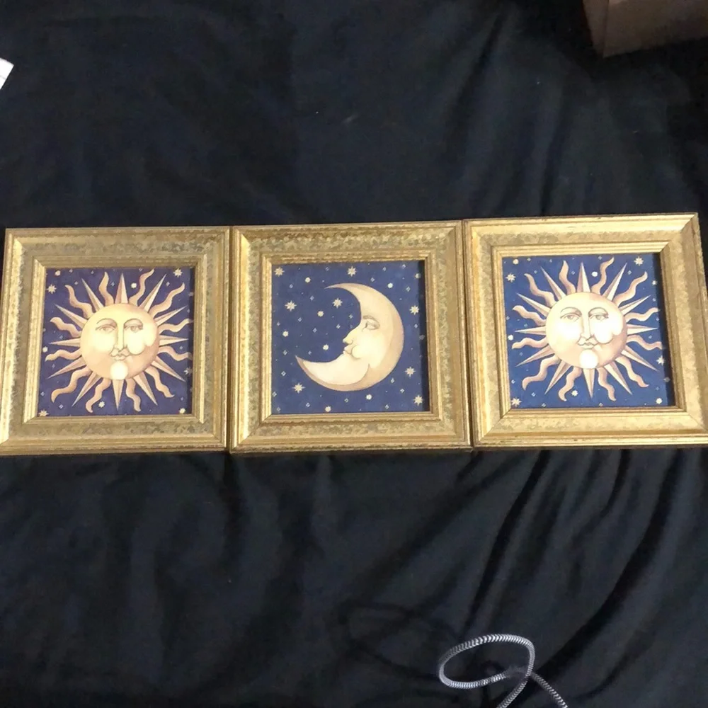 2 Suns 1 Moon - Picture 1 of 6